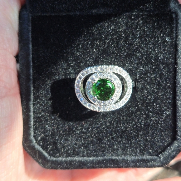 S925 Silver and Green Gemstone Ring Size 5 1/2 - Picture 1 of 8